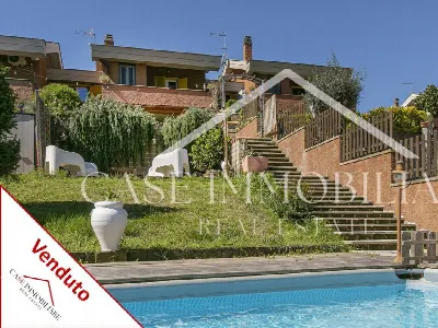 Villa in vendita a Sacrofano - foto 1