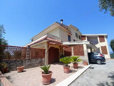 Palazzo/Stabile in vendita a Santi Cosma e... - foto 2