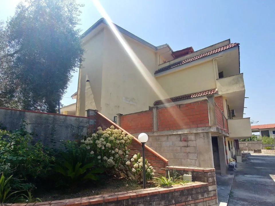 Palazzo/Stabile in vendita a Santi Cosma e Damiano - foto 5