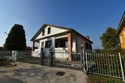Casa Indipendente a Bernareggio