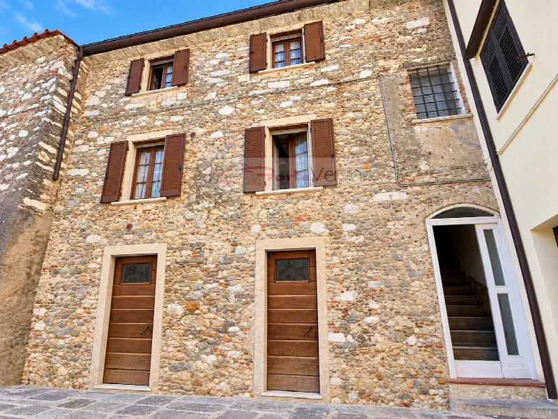 Casa Indipendente in vendita a Seravezza - foto 1