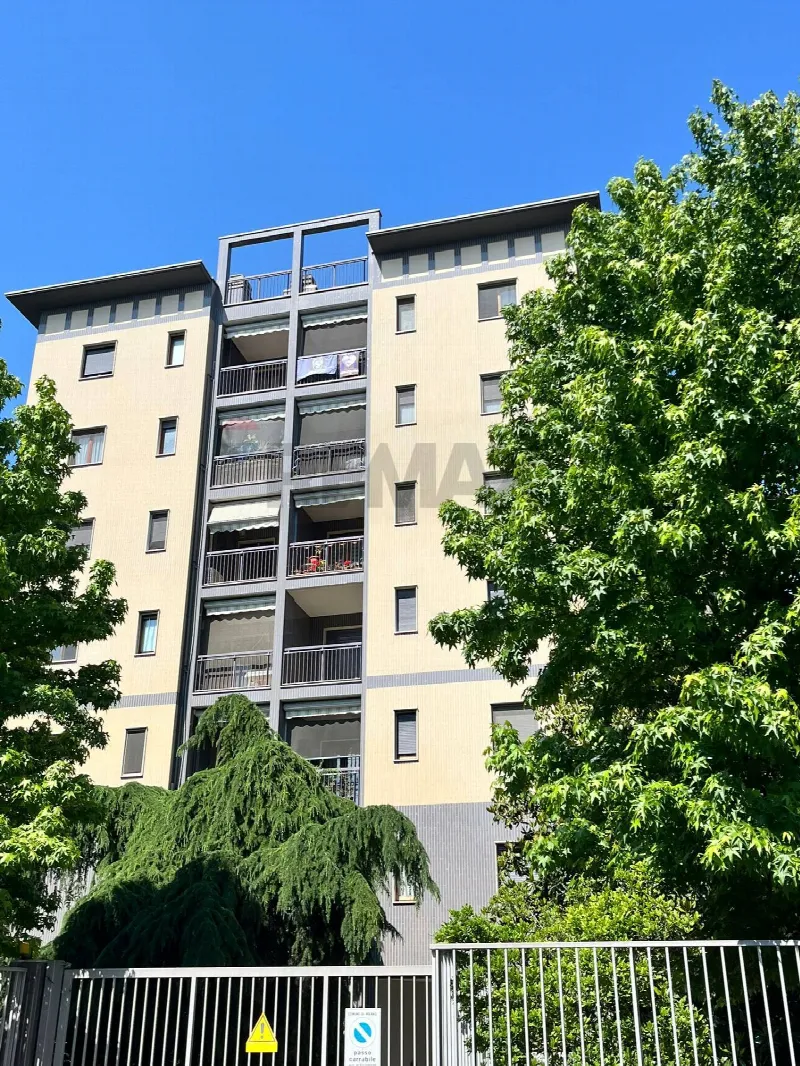 Appartamento in vendita a Milano, San Siro, Trenno - foto 1