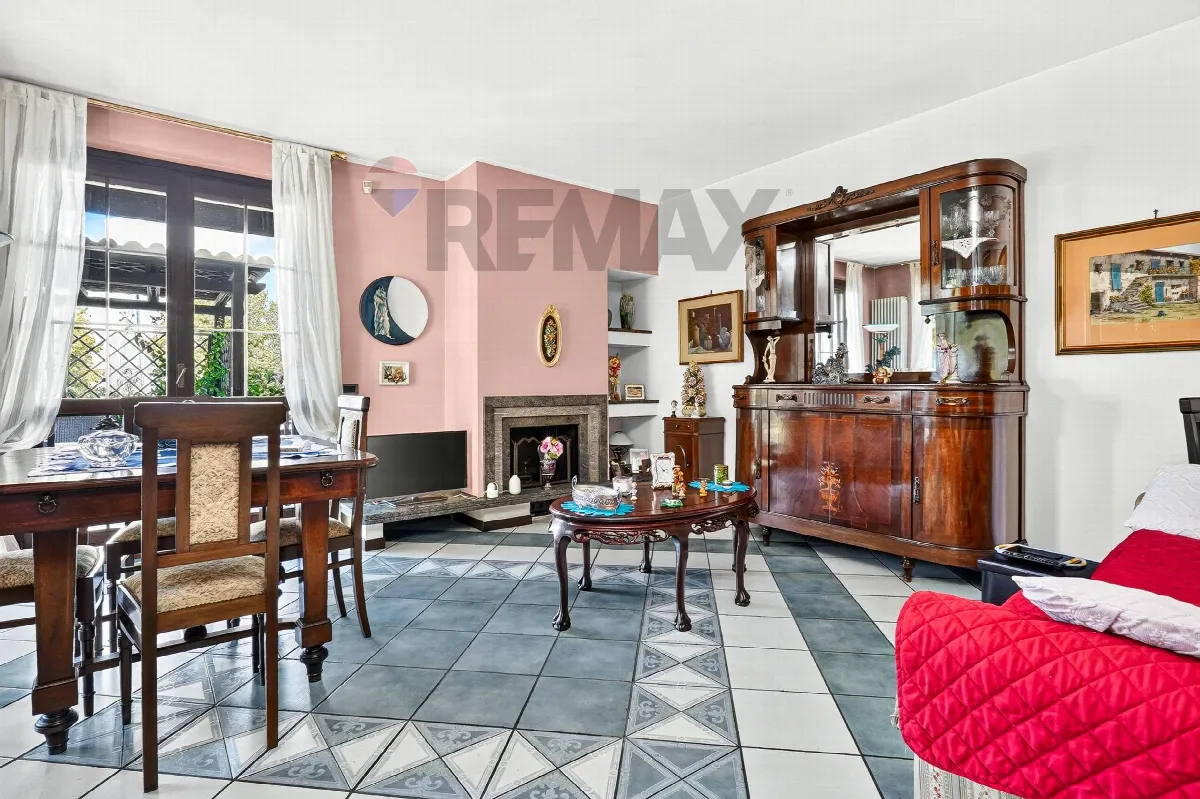 Casa Indipendente in vendita a Gallarate - foto 2