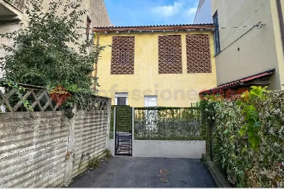 Casa Indipendente in vendita a Senago - foto 2
