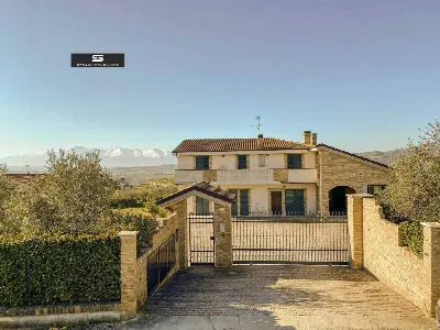 Villa in vendita a Campli - foto 1