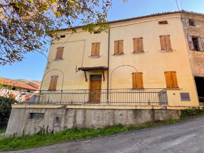 Appartamento in vendita a Carpineti - foto 1