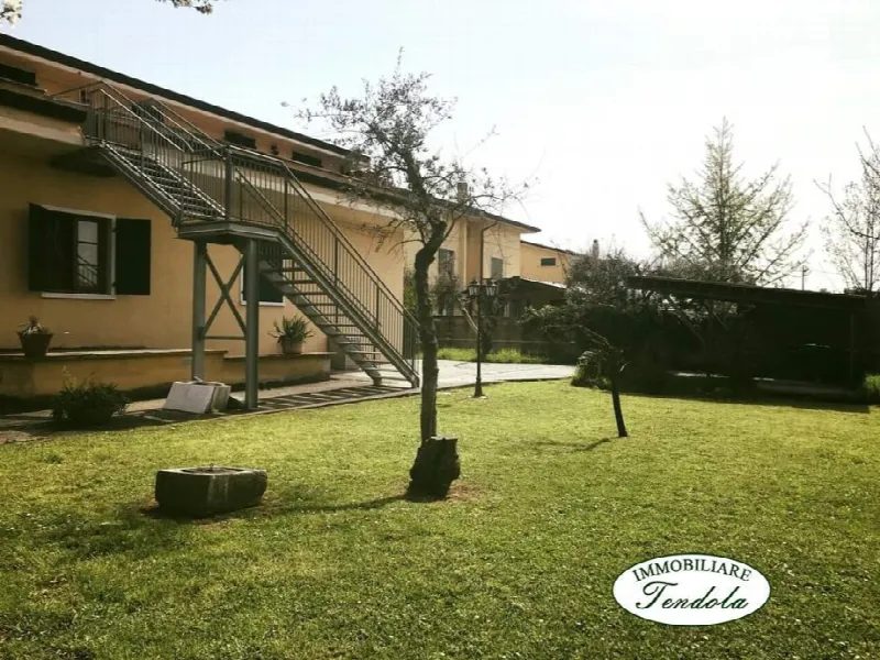 Villa in vendita a Carrara, Avenza - foto 1