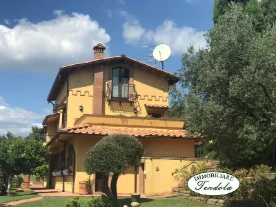 Villa a Castelnuovo Magra
