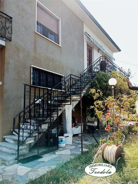 Casa Indipendente in vendita a Castelnuovo Magra - foto 2