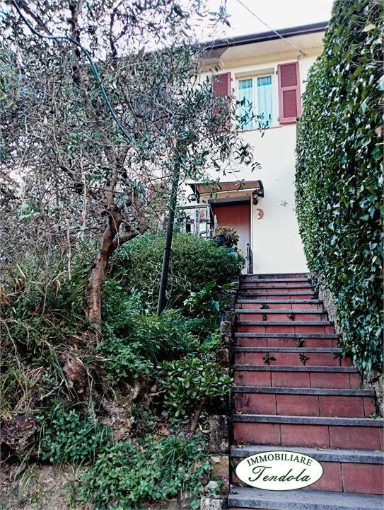 Casa Indipendente in vendita a Ortonovo - foto 1