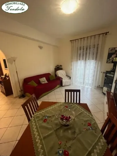 Appartamento in vendita a Castelnuovo Magr... - foto 2