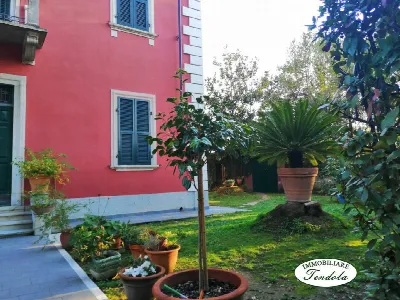 Villa in vendita a Carrara - foto 1