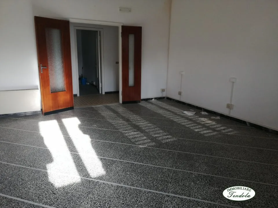 Casa Indipendente in vendita a Carrara, Avenza - foto 2