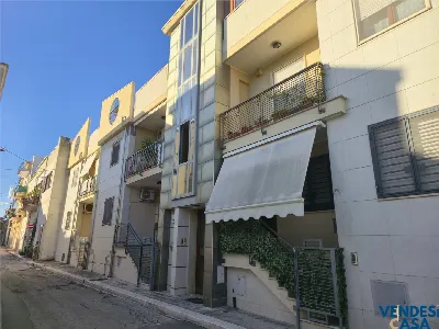 Appartamento in vendita ad Adelfia - foto 2