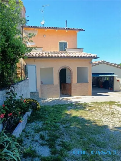 Casa Indipendente in vendita ad Auditore - foto 1