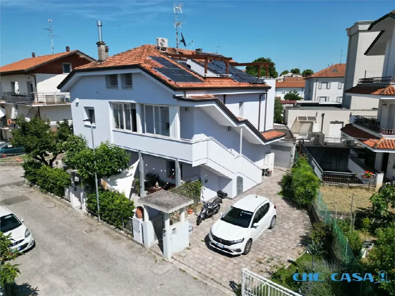 Casa Indipendente in vendita a Riccione - foto 1