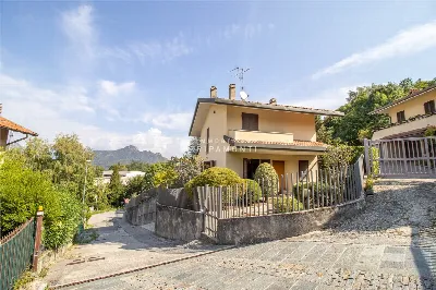 Villa in vendita a Galbiate - foto 2