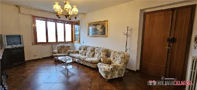 Appartamento in vendita a Colle di Val d'E... - foto 1