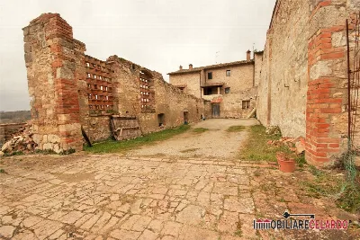 Appartamento in vendita a Colle di Val d'E... - foto 1