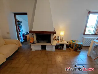 Appartamento in vendita a Colle di Val d'E... - foto 2