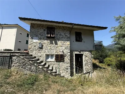 Casa Indipendente in vendita a Zeri - foto 1