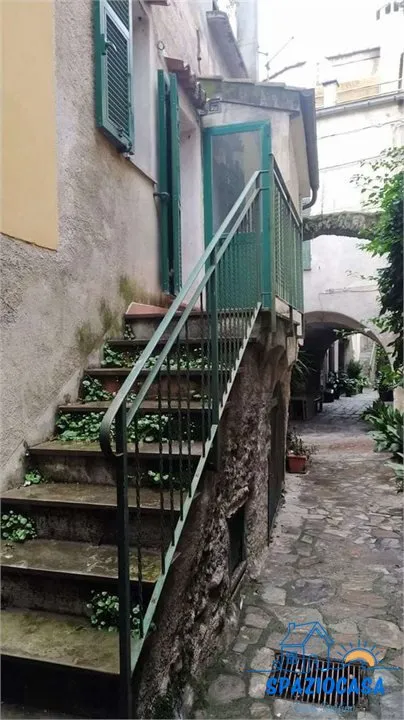 Appartamento in vendita a Zuccarello - foto 1