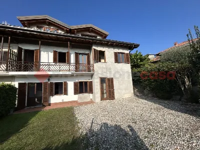 Villetta a schiera in vendita a Nebbiuno - foto 1