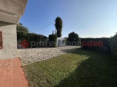 Villetta a schiera in vendita a Nebbiuno - foto 2