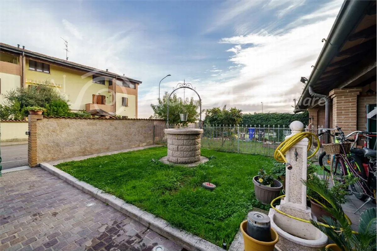 Villetta a schiera in vendita a Sissa - foto 2