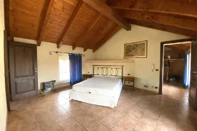 Villa in vendita a Trino - foto 1