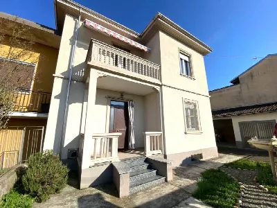 Villa in vendita a Trino - foto 1