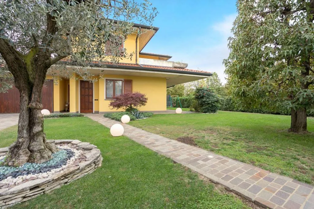 Villa in vendita a Calcinate - foto 2