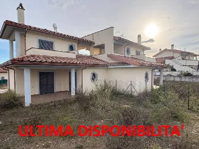 Villa in vendita a Montelibretti - foto 1