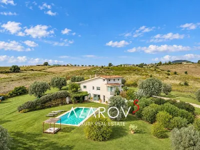 Villa a Montalto di Castro
