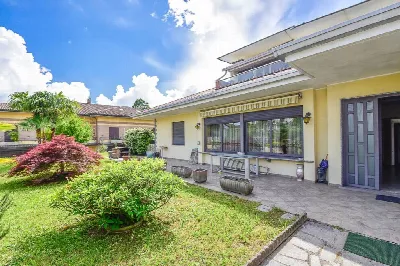 Villa in vendita a Besana in Brianza - foto 1