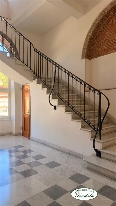 Appartamento in vendita a Carrara, Centro - foto 1