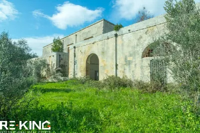 Palazzo/Stabile in vendita a Muro Leccese - foto 2