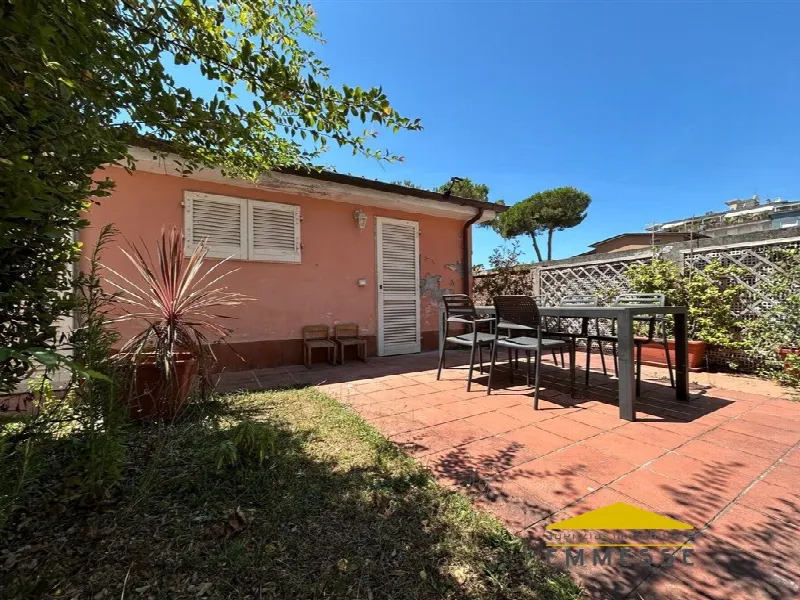 Appartamento in vendita a Carrara, Marina Di Carrara - foto 1