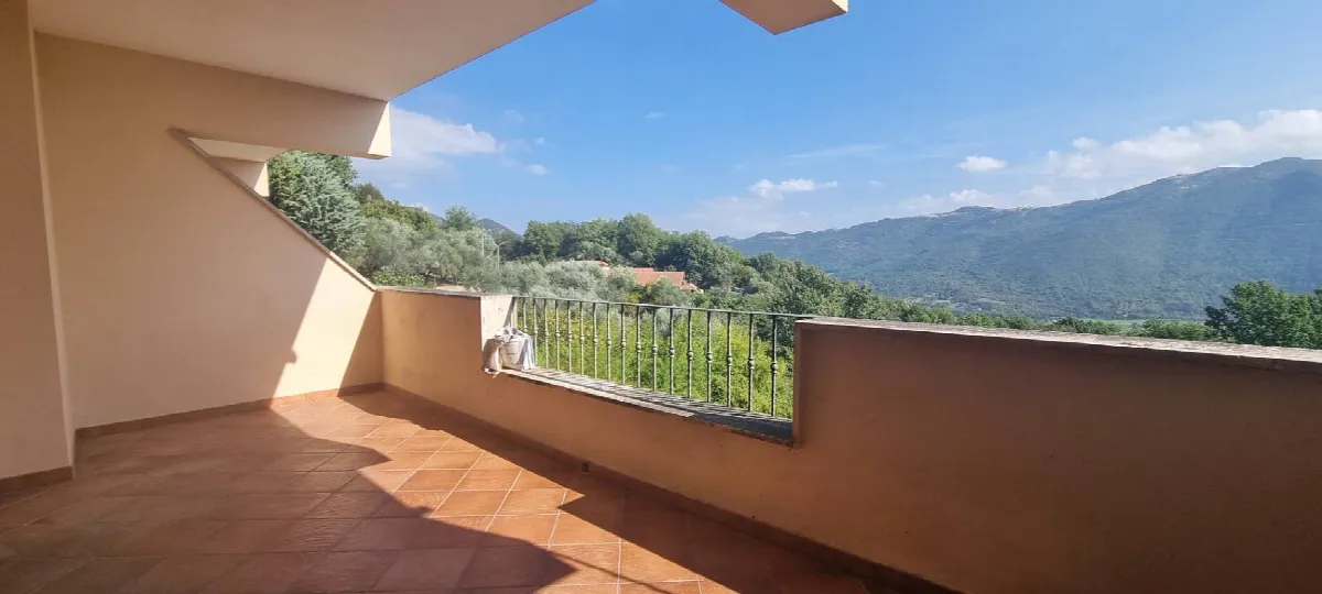 Appartamento in vendita ad Anticoli Corrado - foto 2